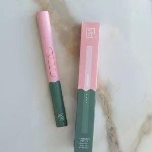 USB flameless lighter in beverly hills pink and green